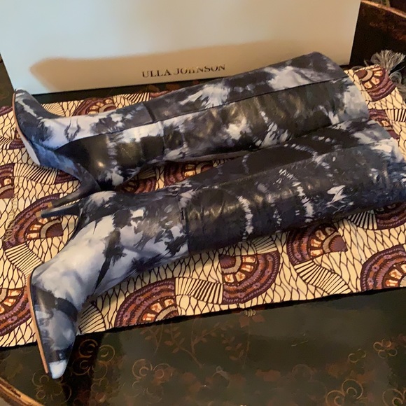 3X HOST PIC ULLA JOHNSON LAMB LEATHER TIE DYE DEVERA BOOT IN INDIGO SIZE 8.5 - Picture 8 of 10